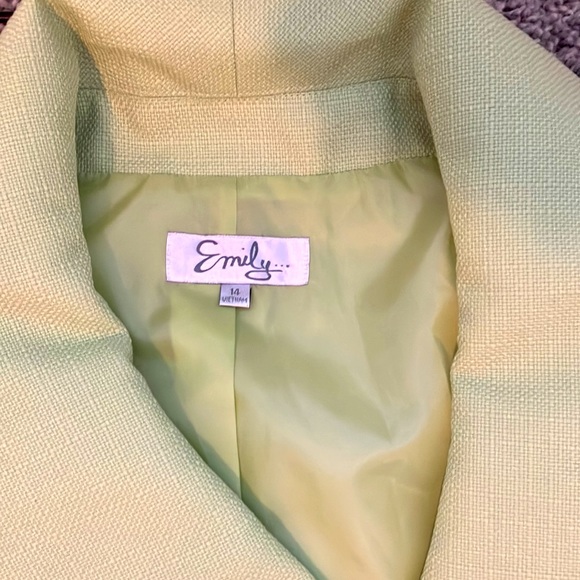 Two very beautiful woman work suits tops with skirts!! - Picture 4 of 4